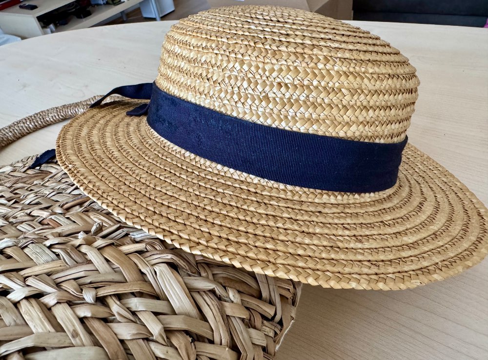 Strohhut mit blauem Band - guter Zustand